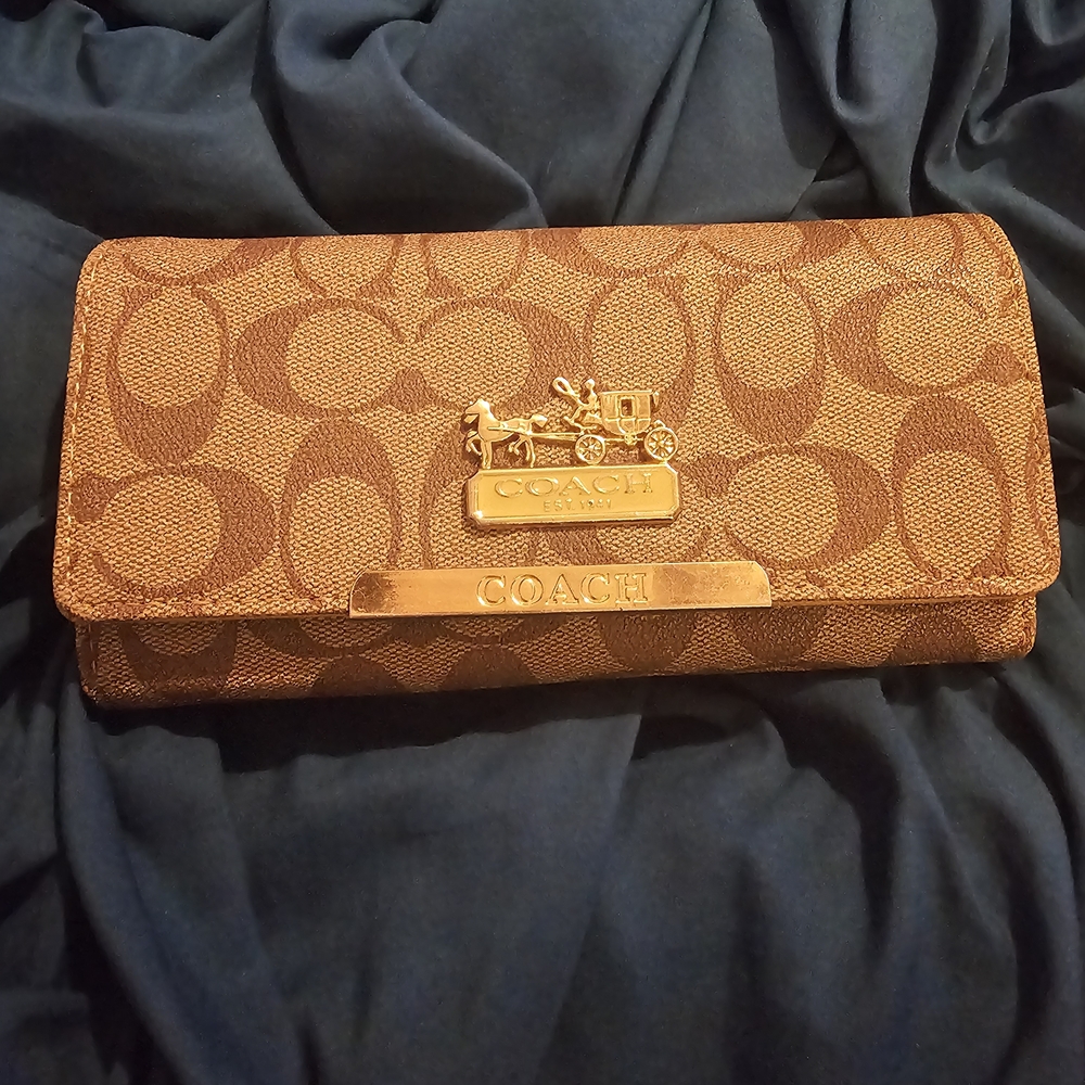 Coach Brown Signature Wallet - Picture 7 of 7